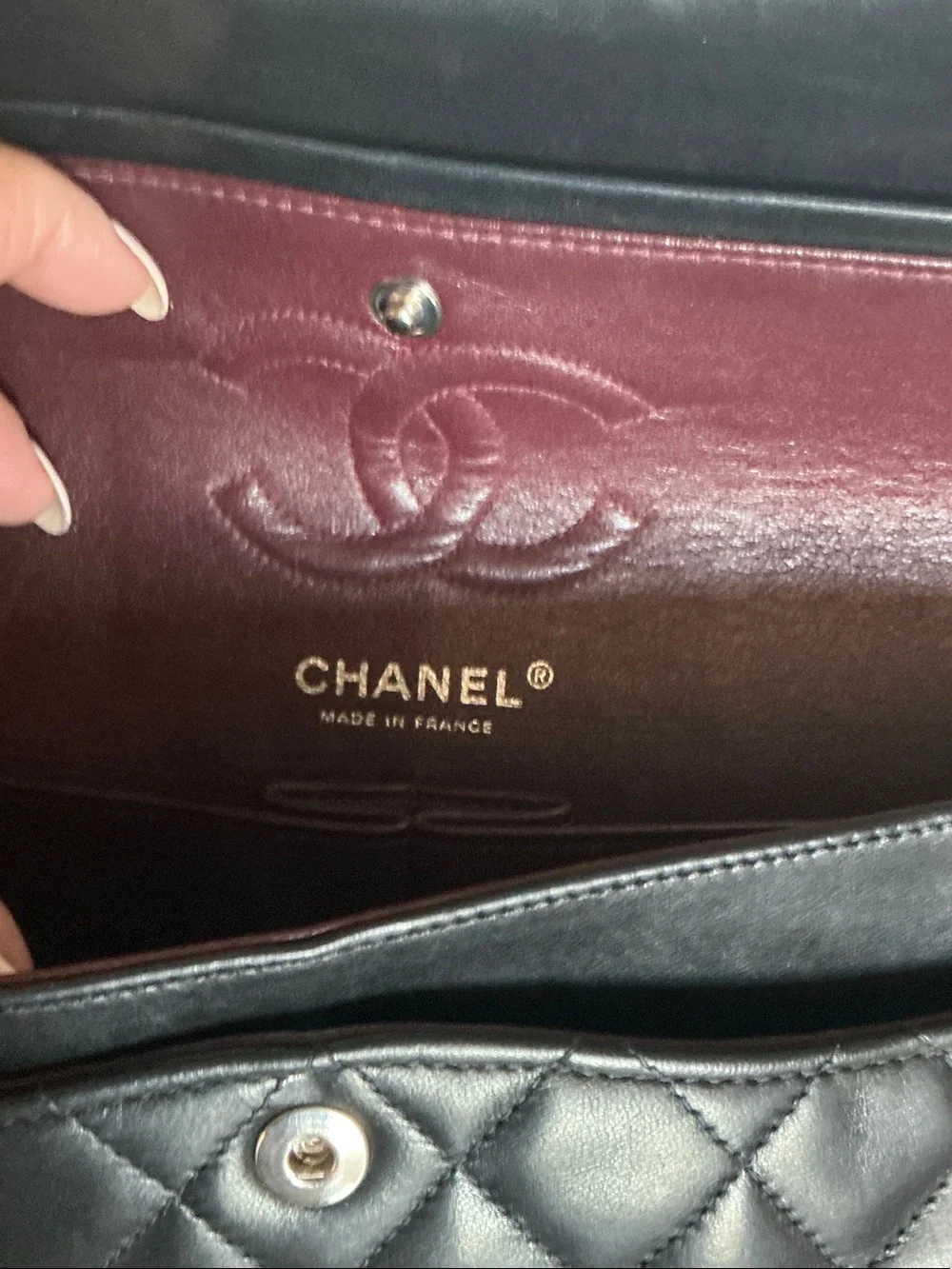 CHANEL Black Quilted Leather Shoulder Bag with Silver-Tone Chain